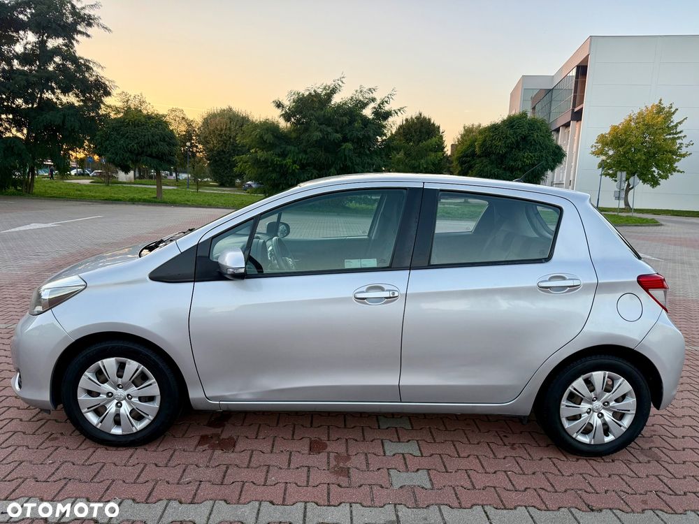 Toyota Yaris 2013 photo 3