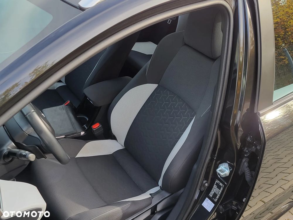 Toyota Corolla - 12