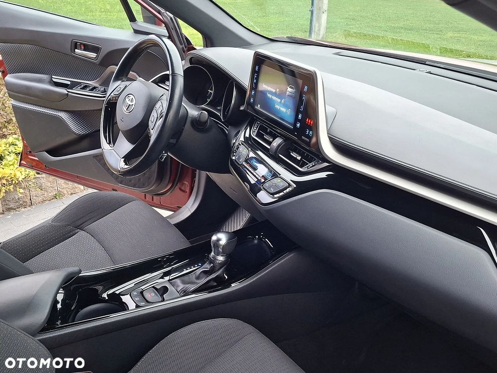 Toyota C-HR - 12