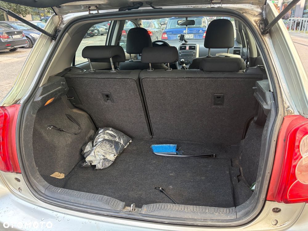 Toyota Auris 1.4 D-4D Luna - 5