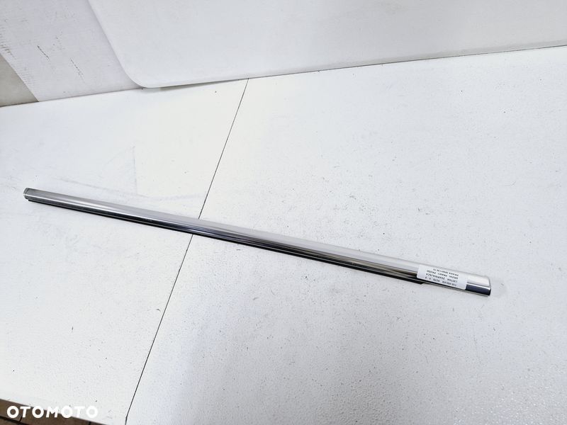 VOLVO XC70 2 II LISTWA ZGARNIAJĄCA DRZWI PRAWY PRZÓD PRAWA PRZEDNIA 30661120 - 1