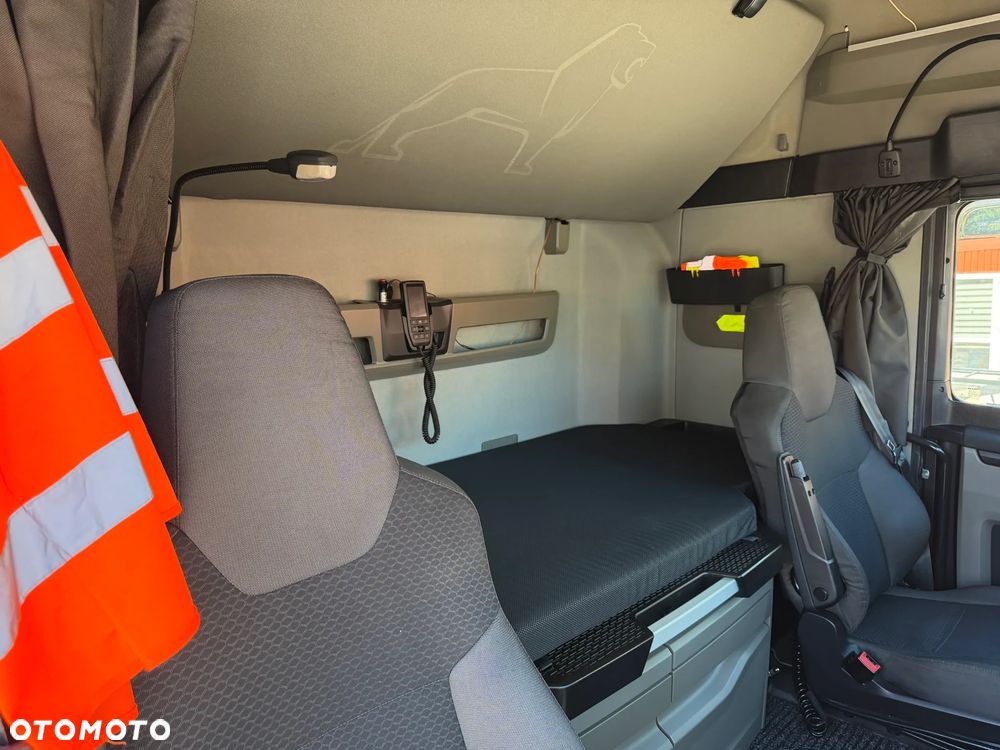 MAN TGX 18.430 MEGA / RETARDER / 3 SZTUKI / BIAŁY KOLOR OKLEJONY FOLIĄ / 1 WŁAŚCICIEL / SALON POLSKA / LOW DECK / KLIMA POSTOJOWA / MAŁE PRZEBIEGI TYLKO 360-420 TYS. KM / 2022 ROK PRODUKCJI !! - 38