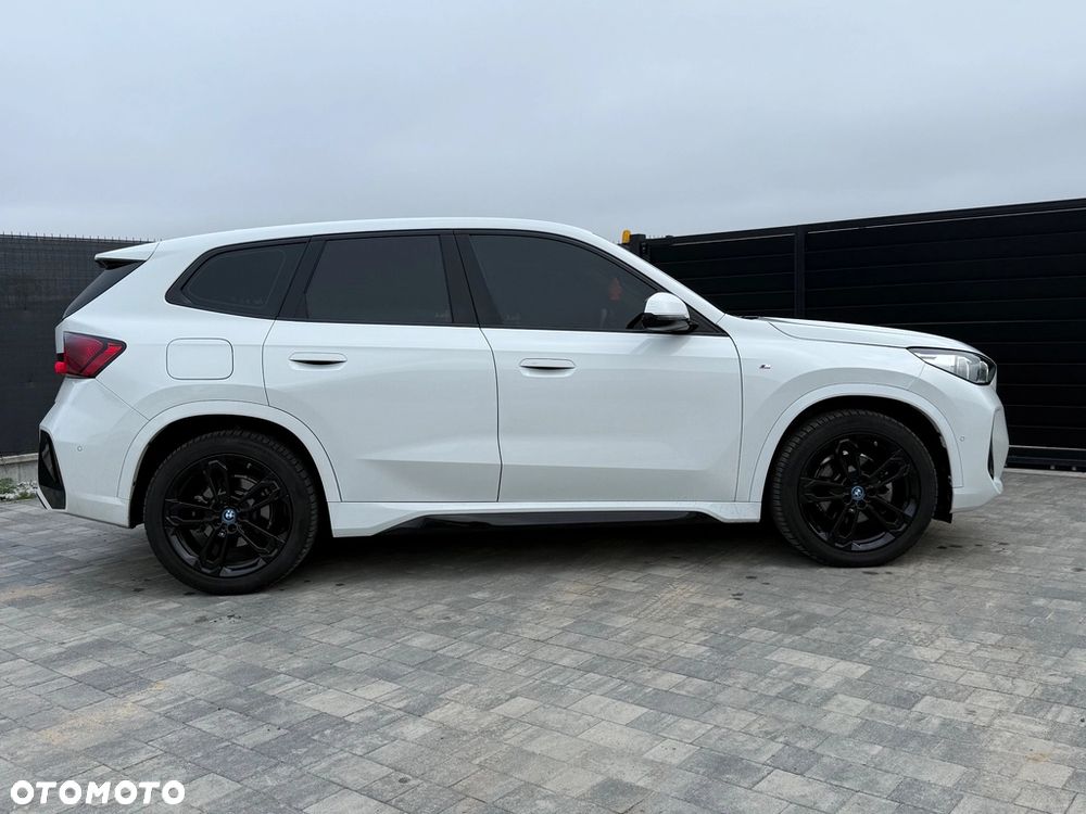 BMW Ix1 2024 photo 3