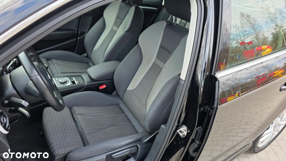 Audi A3 Sportback 2.0 TDI Quattro Ambiente - 24
