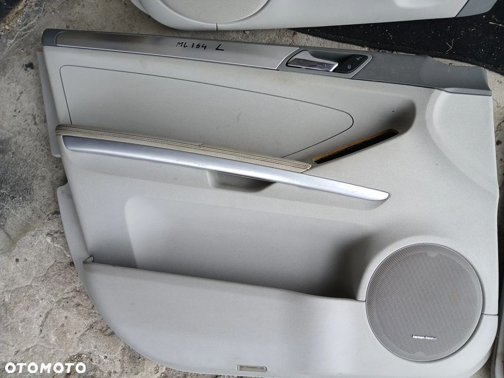 MERCEDES GL ml  164 boczki szare  tapicerka drzwi boczek - 2