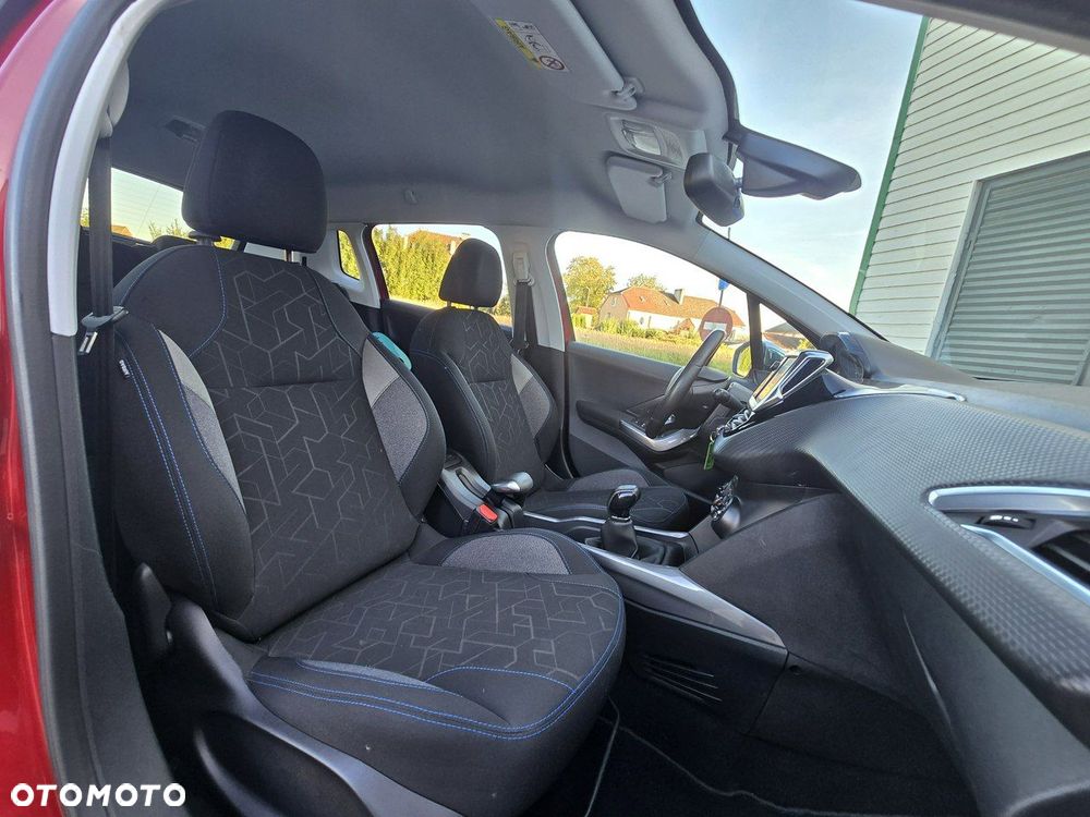 Peugeot 2008 1.2 Pure Tech Style - 18
