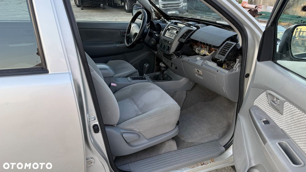 Toyota Hilux - 14