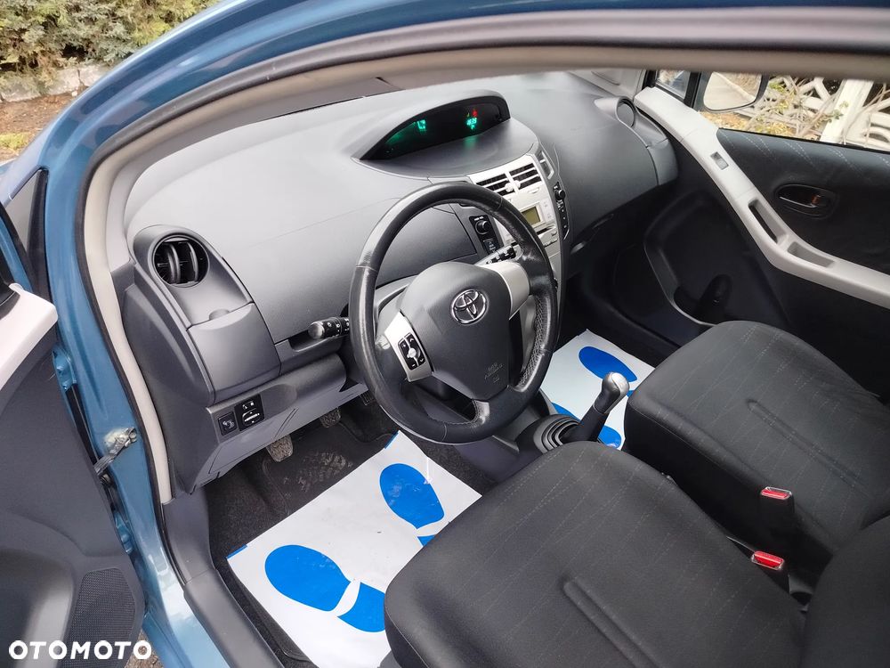 Toyota Yaris 1.3 VVT-i Cool - 18