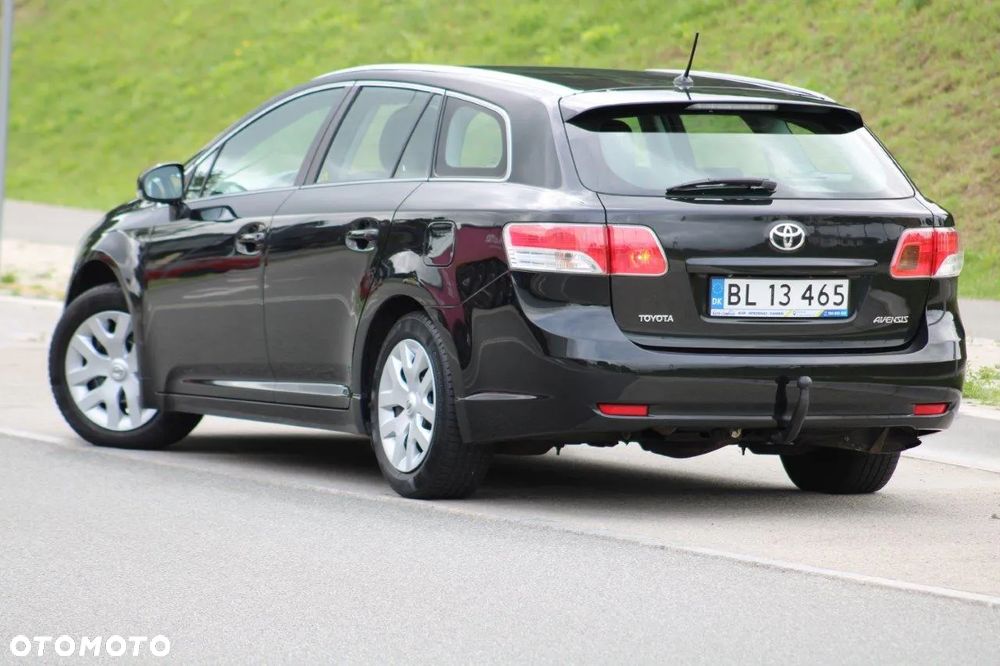 Toyota Avensis 1.8 Sol plus NAVI - 40