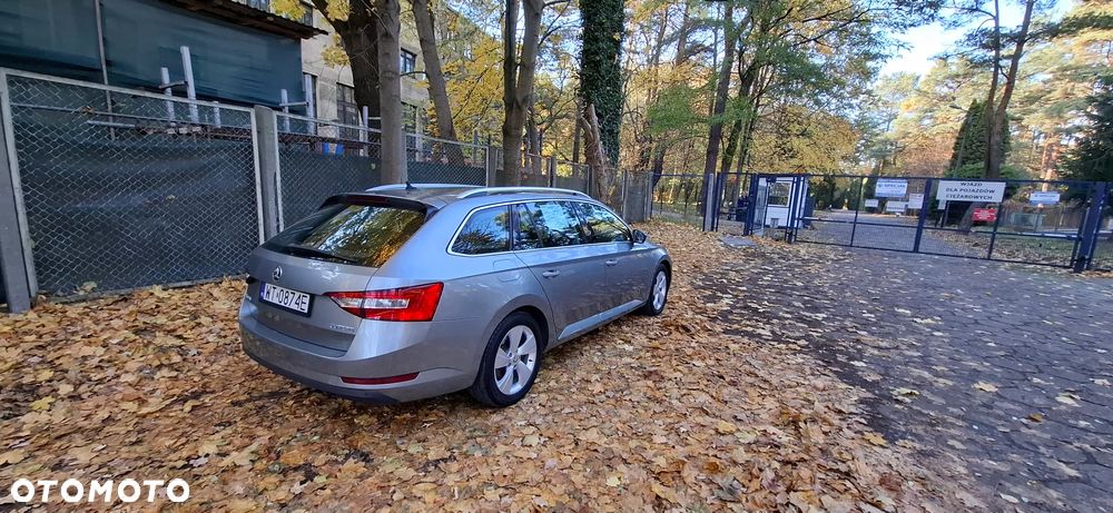 Skoda Superb 1.6 TDI Ambition - 8
