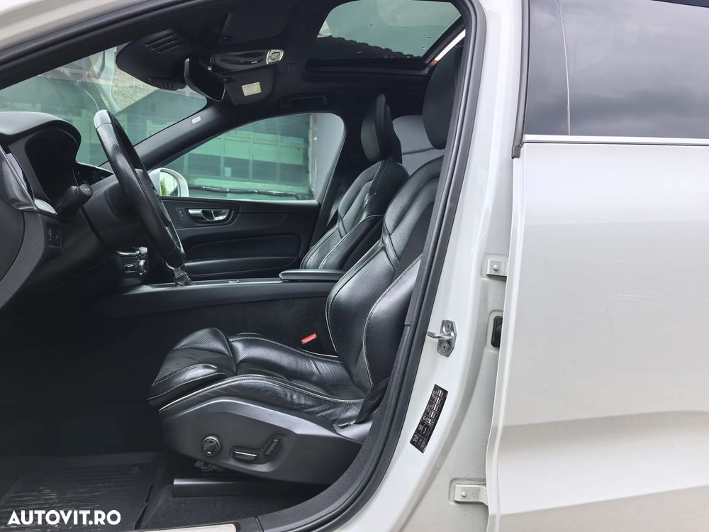 Volvo XC 60 D5 AWD R-Design - 13