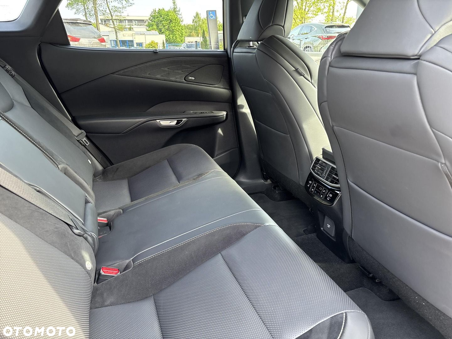 Lexus RX - 22