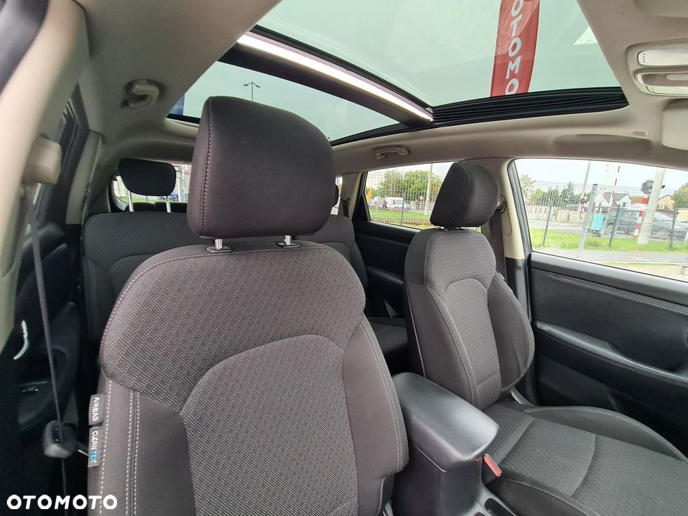 Kia Carens 1.7 CRDi L 7os - 27