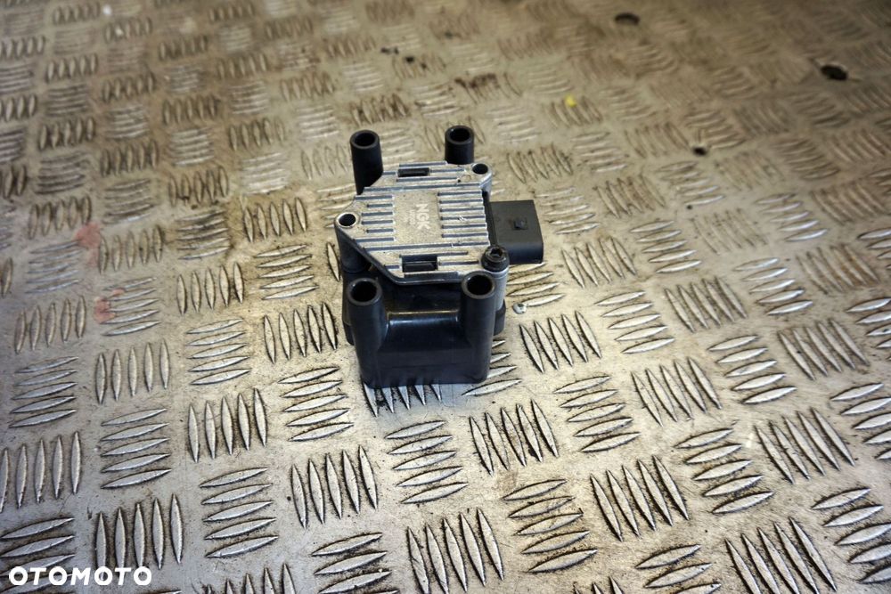 CEWKA ZAPŁONOWA GOLF V 1.6 8V 032905106B NGK VOLKSWAGEN 2003-2009 - 3