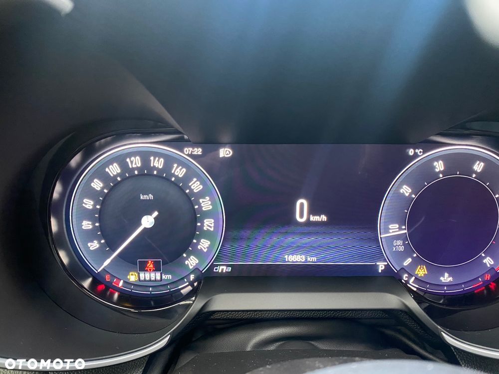 Alfa Romeo Giulia 2.0 Turbo Competizione Q4 - 25