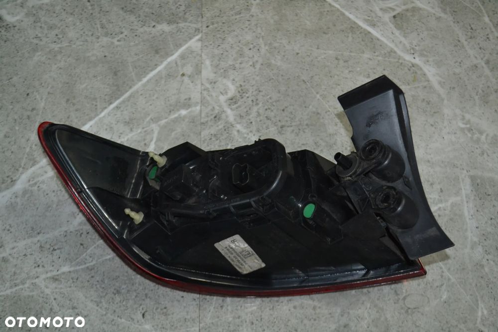RENAULT CLIO IV HB LAMPA TYŁ TYLNA PRAWA W BŁOTNIK 265506608R ORYGINAŁ - 3