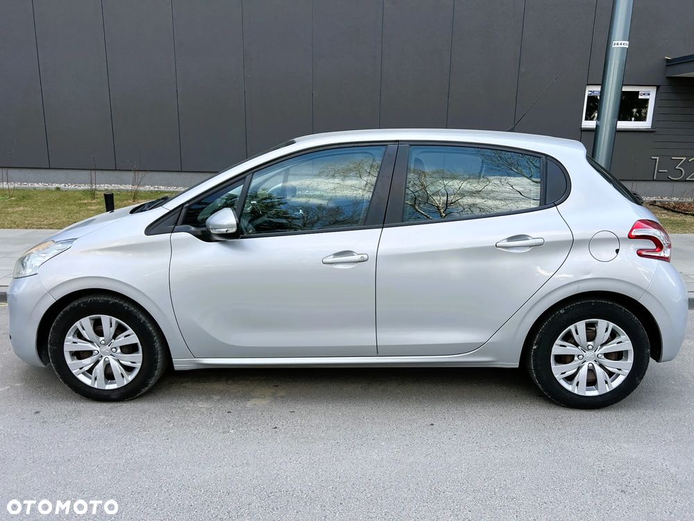 Peugeot 208 - 29