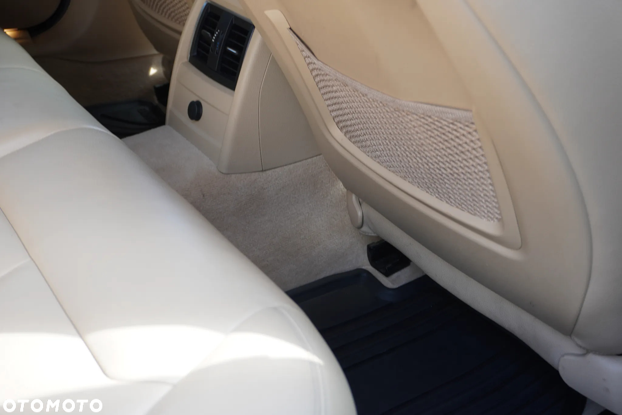 BMW Seria 3 328i Sport Line - 28