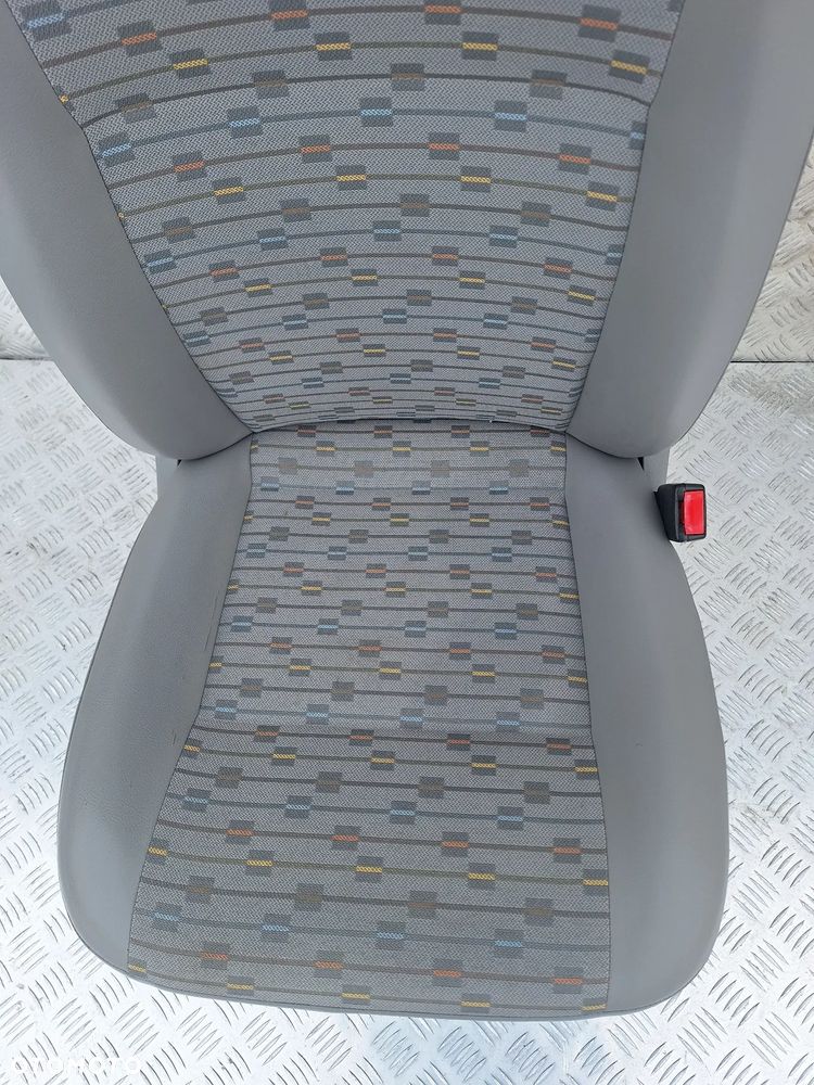 FOTEL PRAWY PRZÓD PASAŻERA VW TRANSPORTER T5 LIFT CARAVELLE - 2