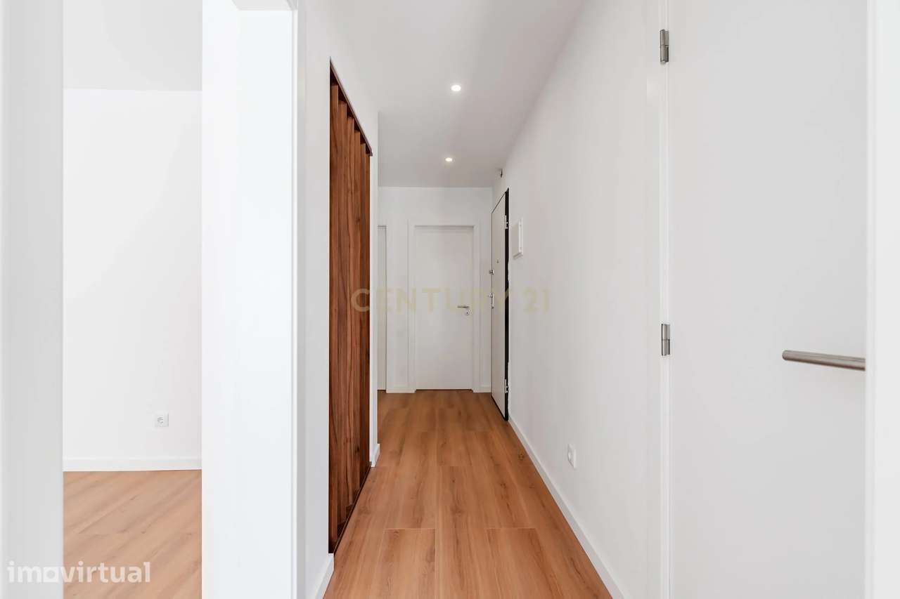 Apartamento Totalmente Remodelado com Terraço de 33 m² | Cruz de Pau – - Grande imagem: 4/18