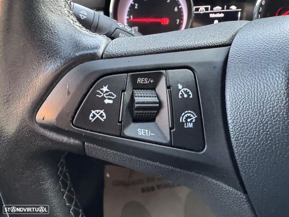 Opel Astra 1.2 T GS Line - 24