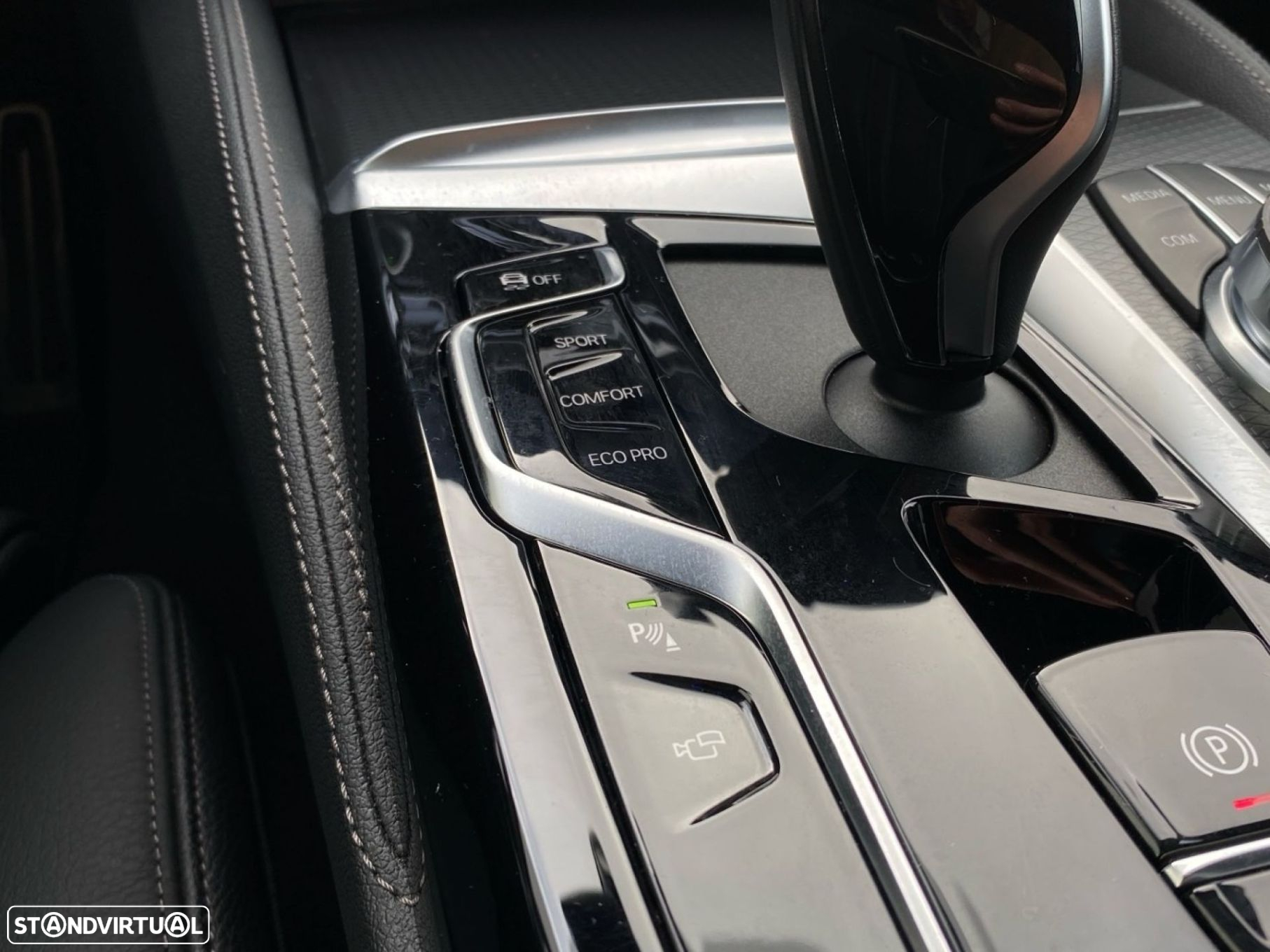 BMW 520 d Pack Desportivo M Auto - 16