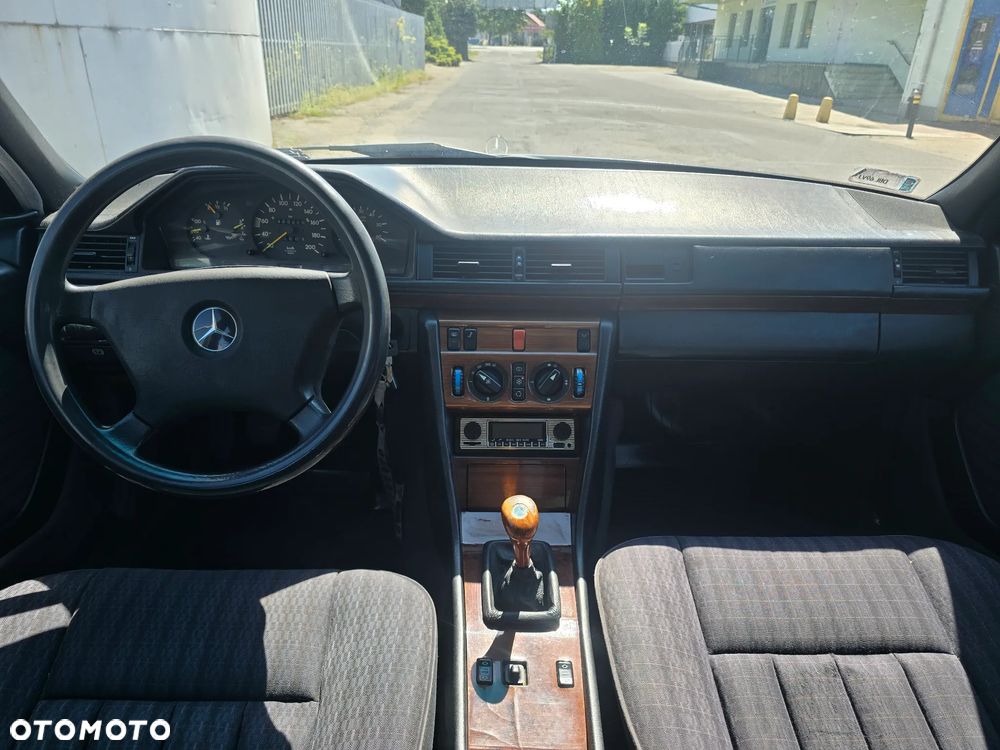 Mercedes-Benz W124 (1984-1993) - 8