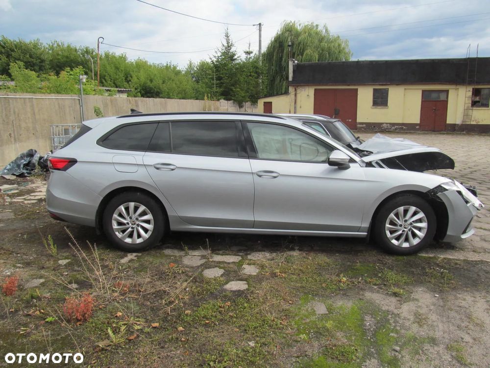 Skoda Superb 2.0 TDI SCR Essence DSG - 5