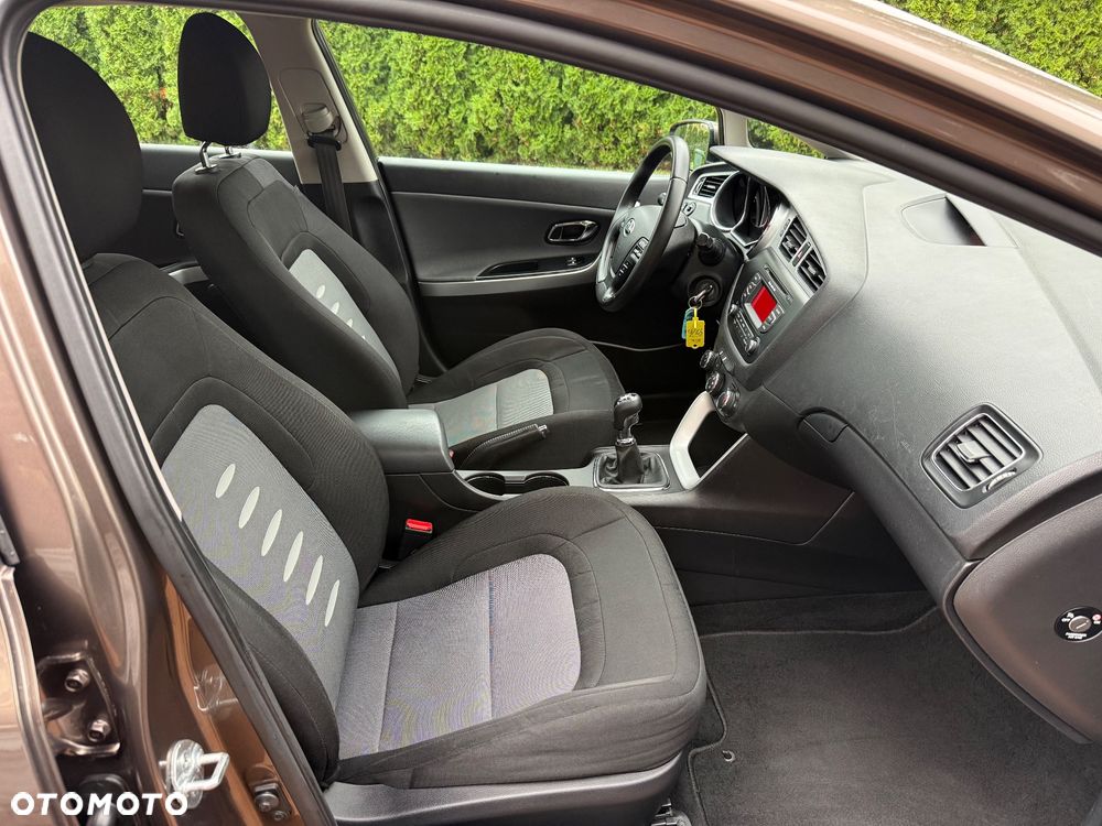 Kia Ceed - 23