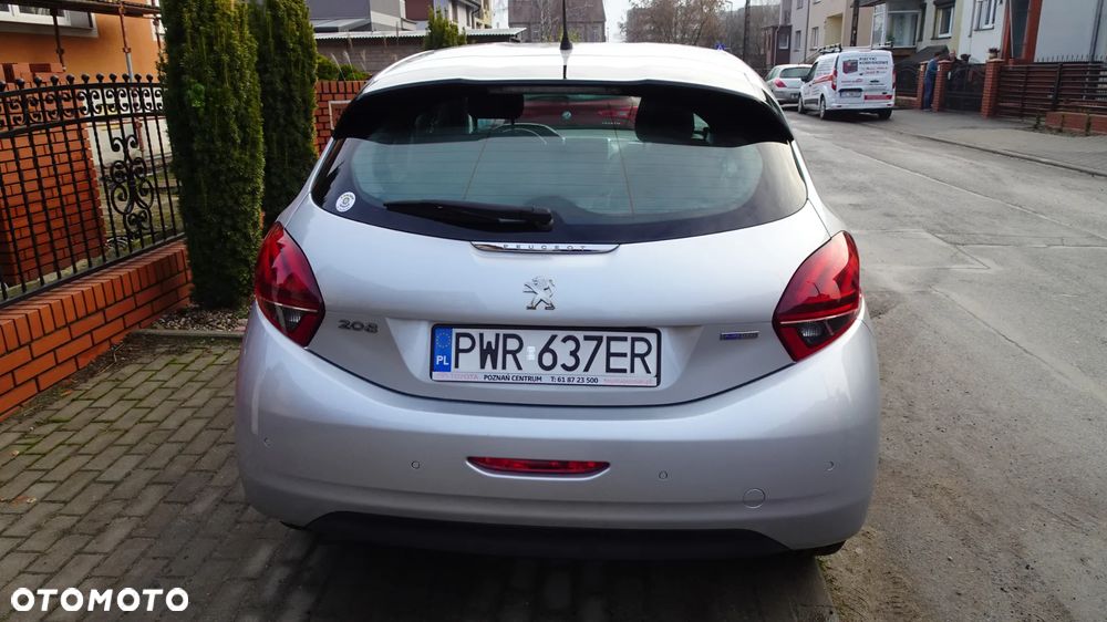 Peugeot 208 - 4