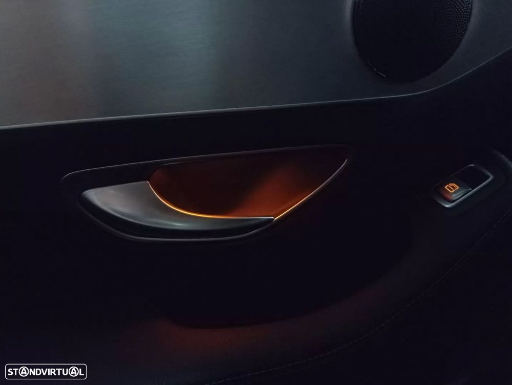 Mercedes-Benz C 220 d AMG Line — fotografia 20