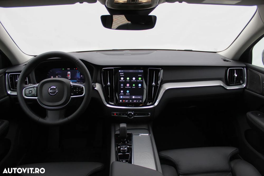 Volvo V60 B4 B DKG Plus Dark - 36