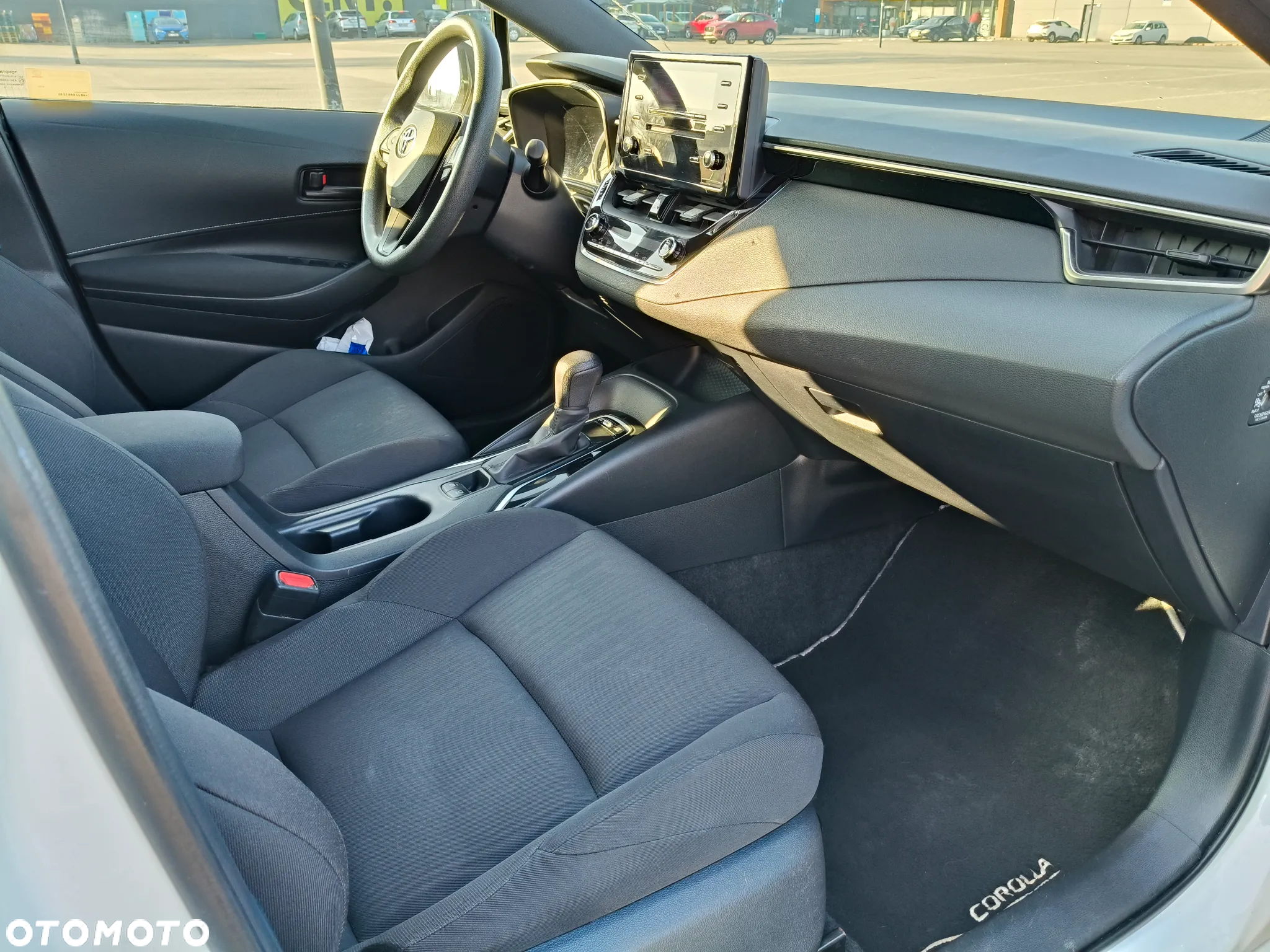 Toyota Corolla 1.8 Hybrid Active - 13