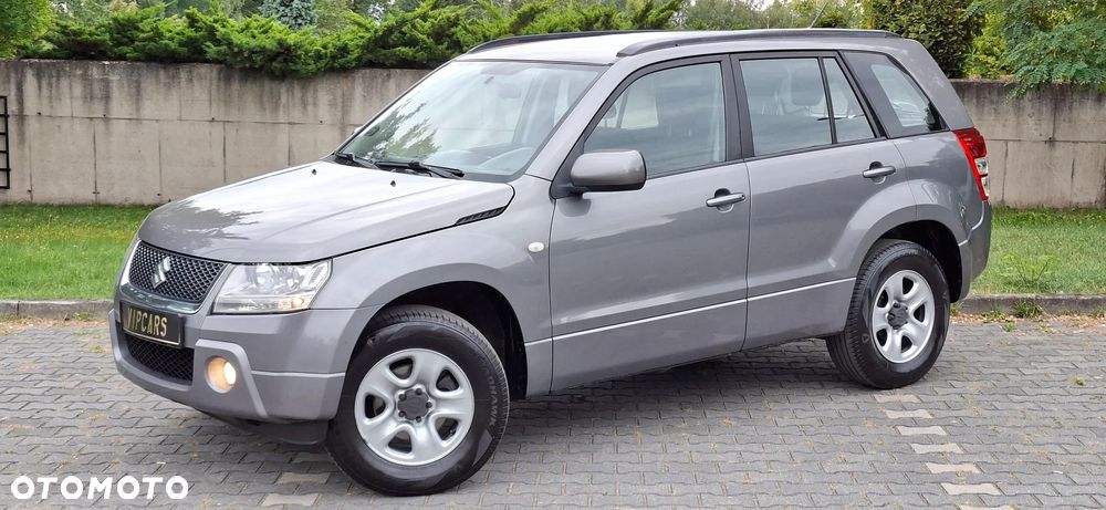 Suzuki Grand Vitara 2.0 Comfort + Family - 2