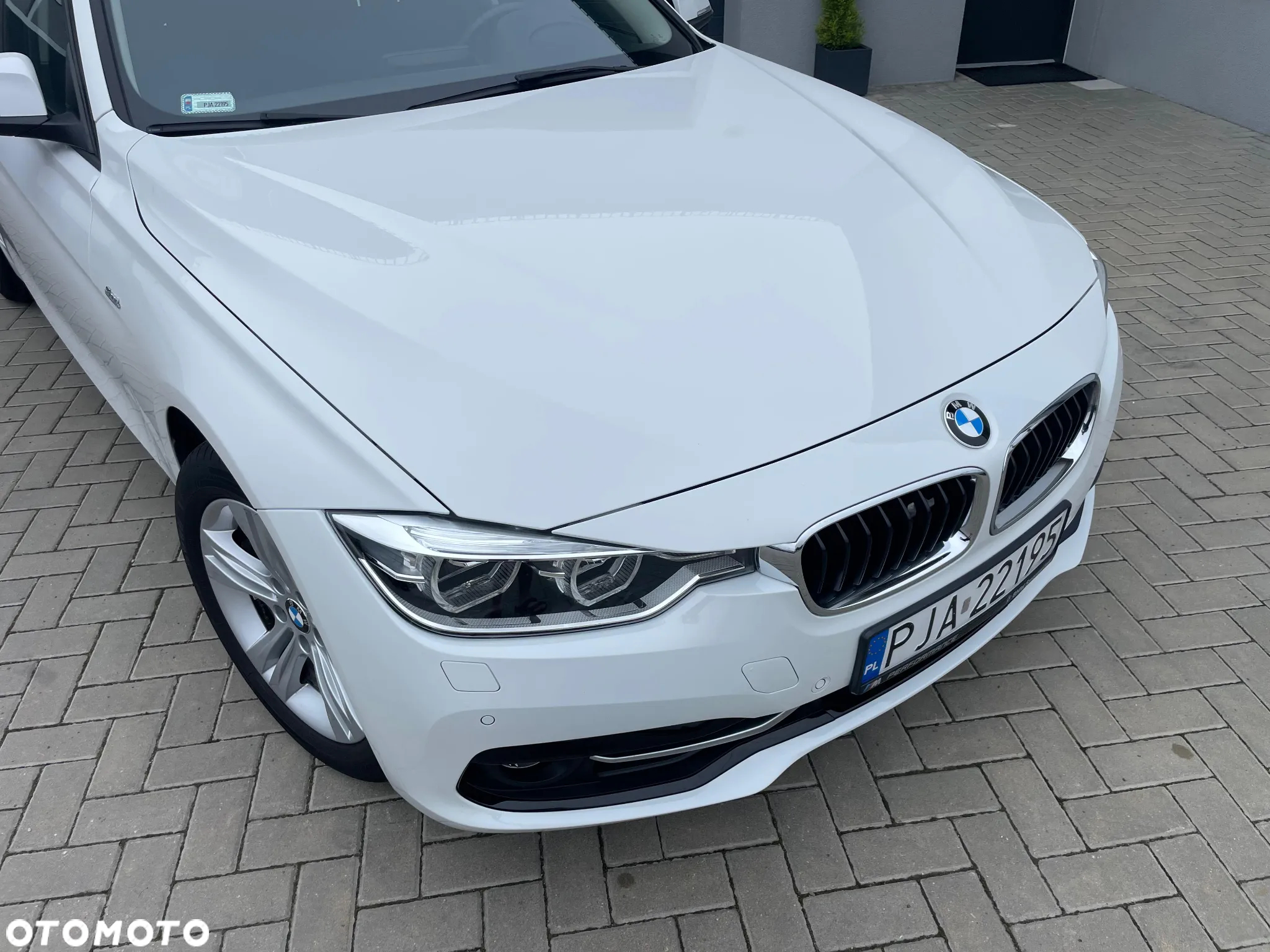 BMW Seria 3 320d Sport Line - 3