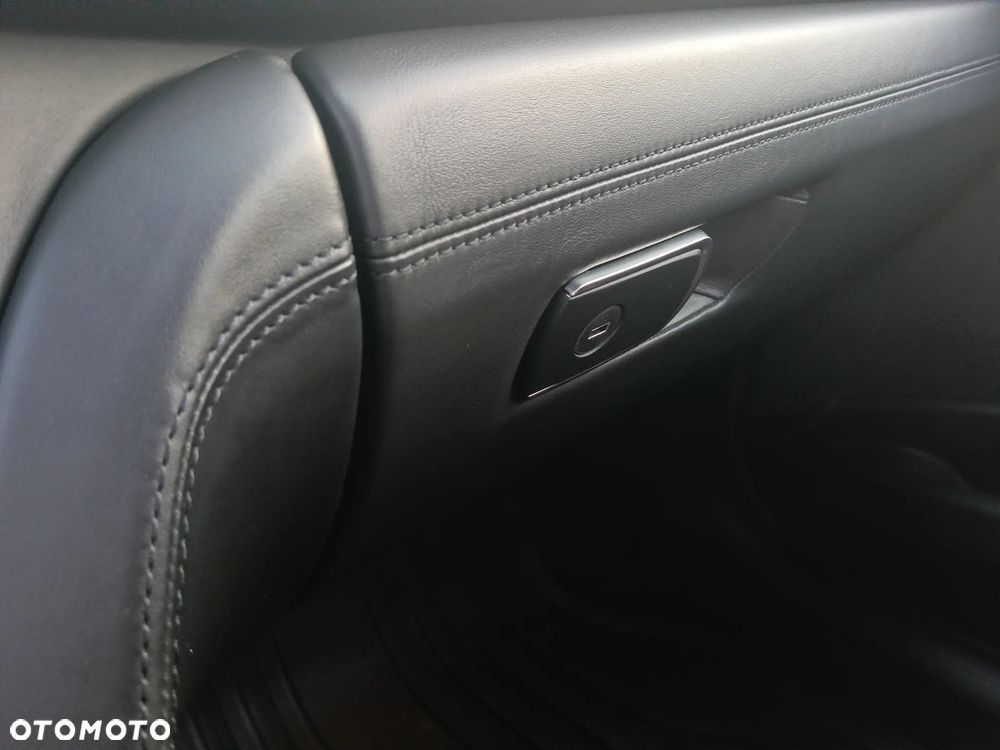 BMW Seria 3 320d xDrive Luxury Line Purity sport - 27