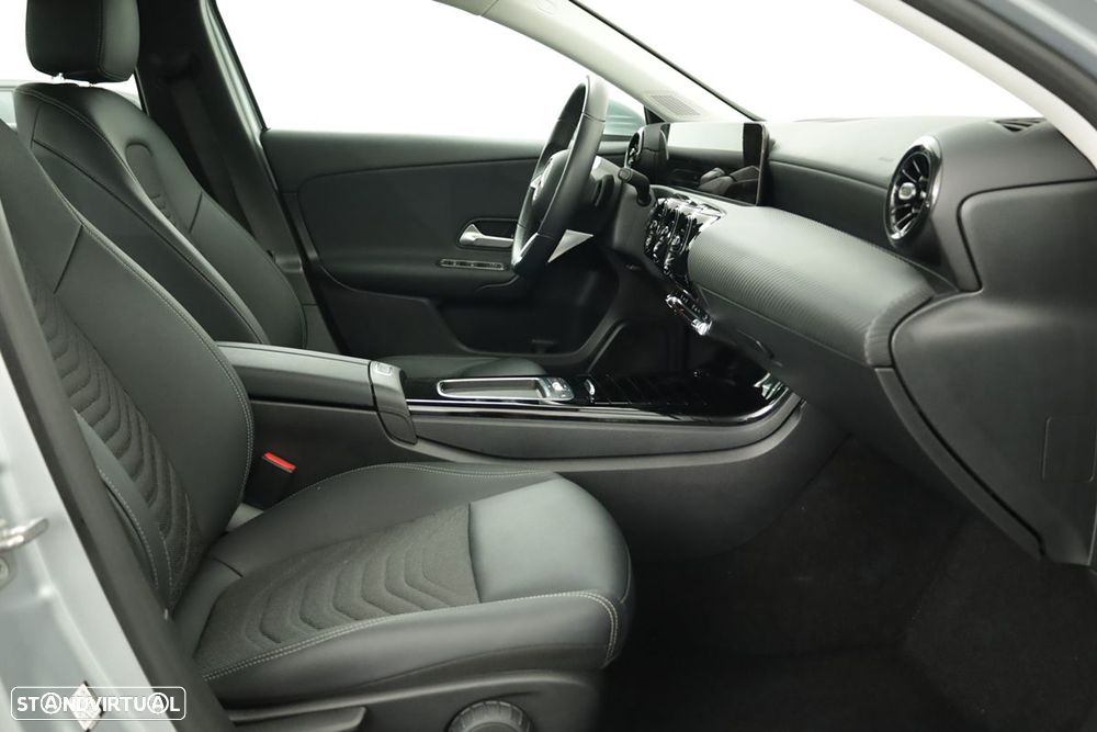 Mercedes-Benz A 200 Standard - 22