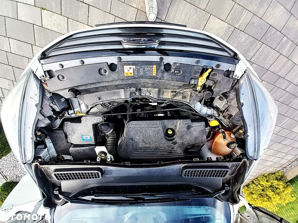 Ford Kuga 2.0 TDCi 2x4 ST-Line - 23