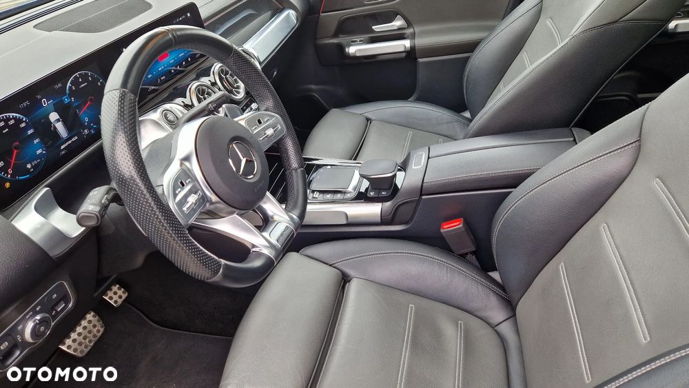 Mercedes-Benz GLB - 13