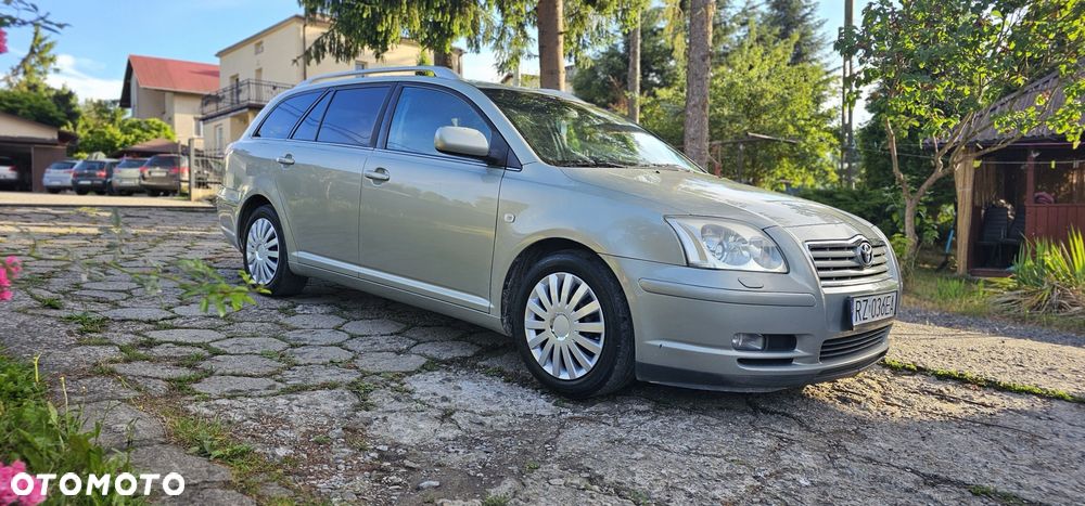 Toyota Avensis - 5