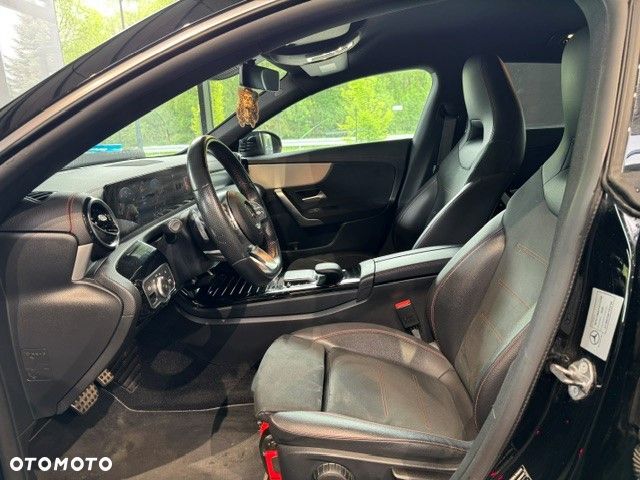 Mercedes-Benz CLA 250 4-Matic AMG Line 7G-DCT - 12