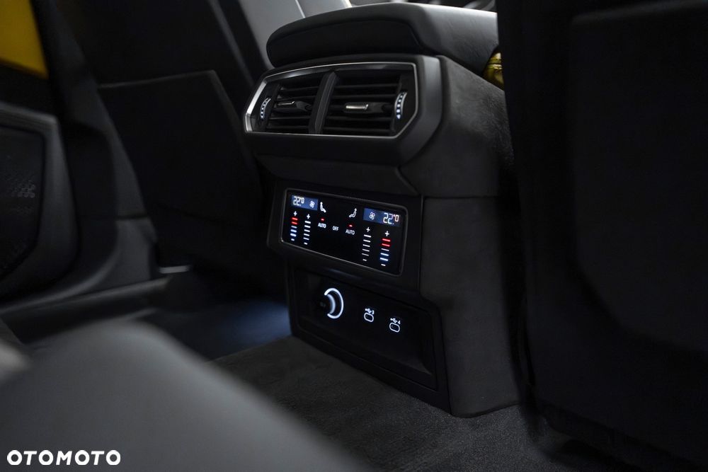 Lamborghini Urus - 22