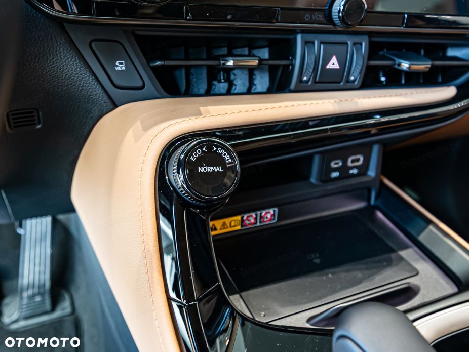 Lexus NX 350h Omotenashi AWD - 15