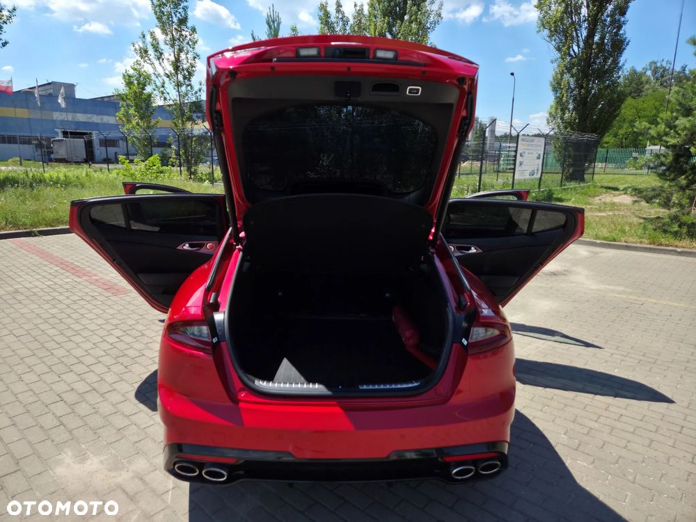 Kia Stinger - 19