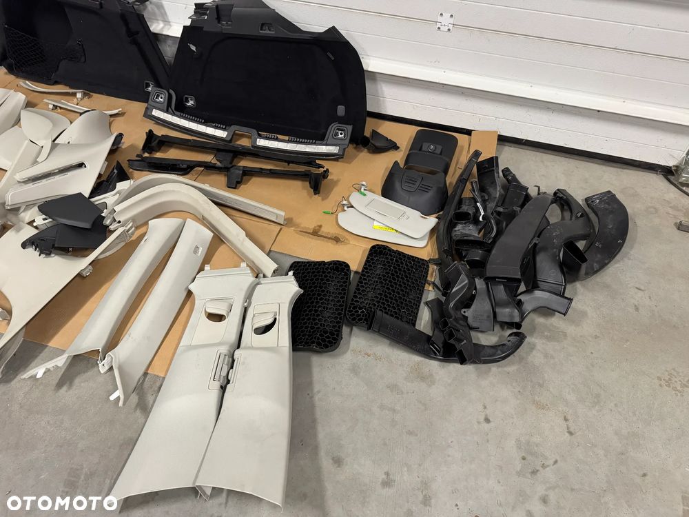 Volvo XC60 II osłony bagażnika plastiki wewnętrzne - 3