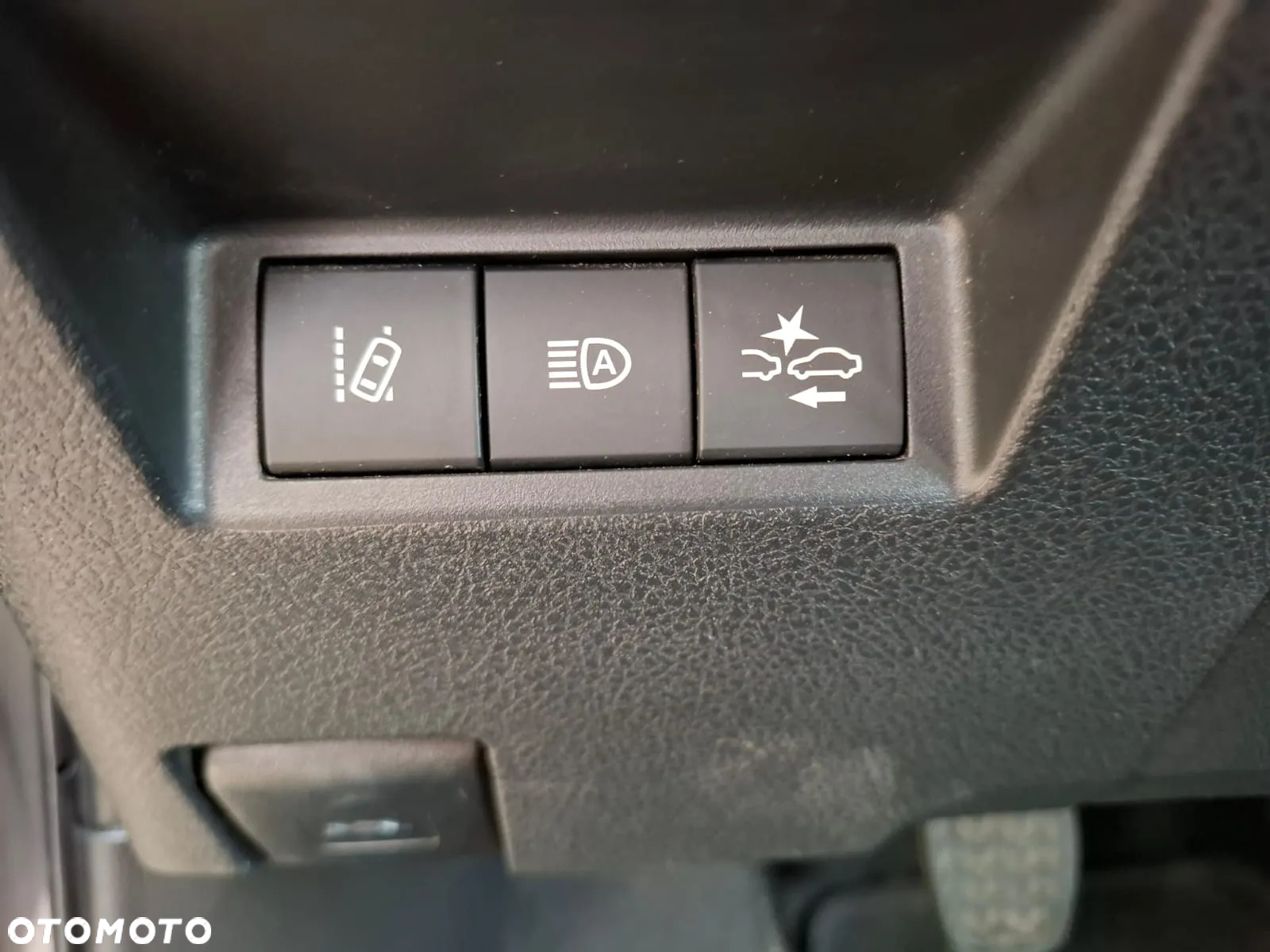 Toyota Yaris 1.0 Premium - 37