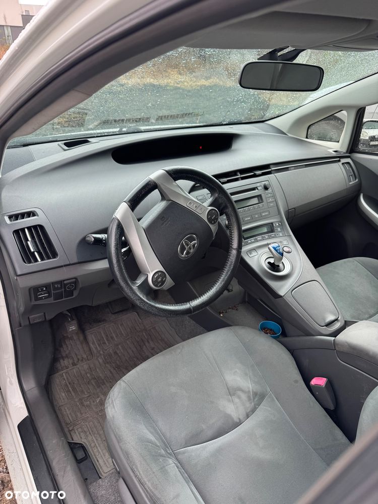 Toyota Prius - 5