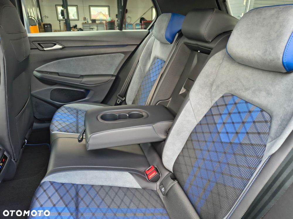 Volkswagen Golf - 30