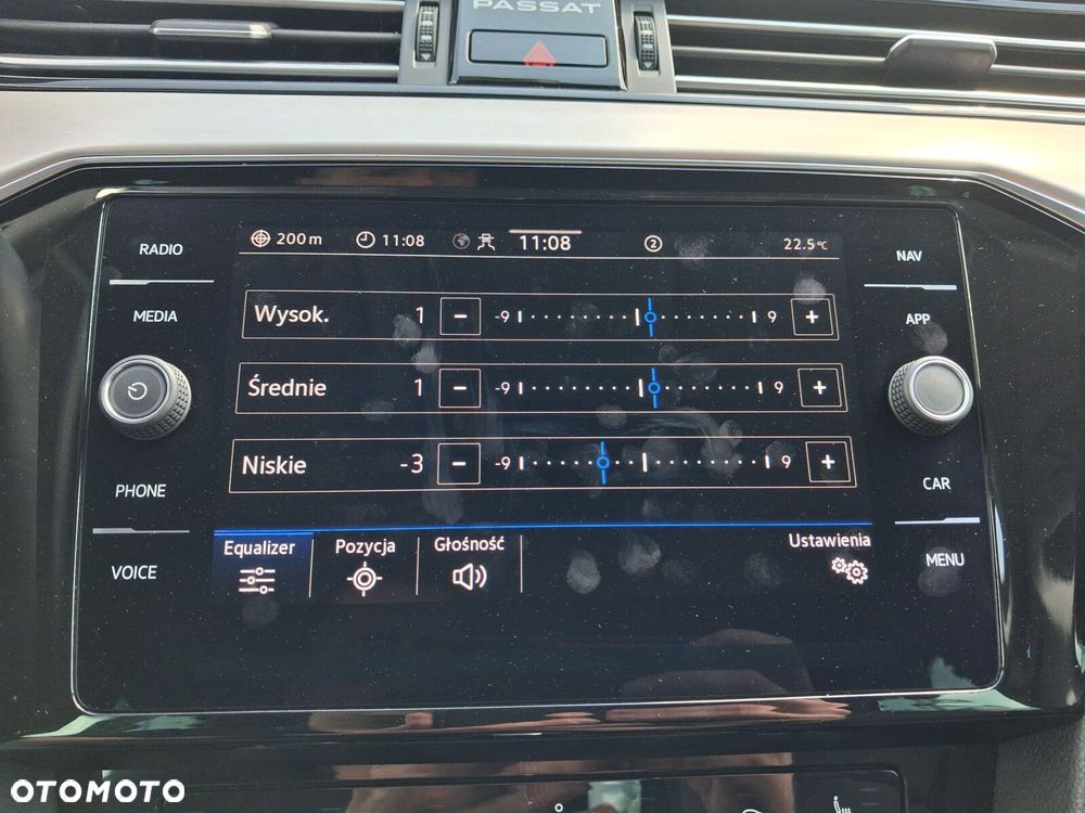 Volkswagen Passat - 32