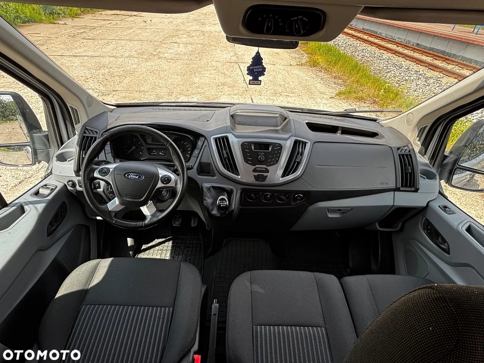 Ford Transit - 12